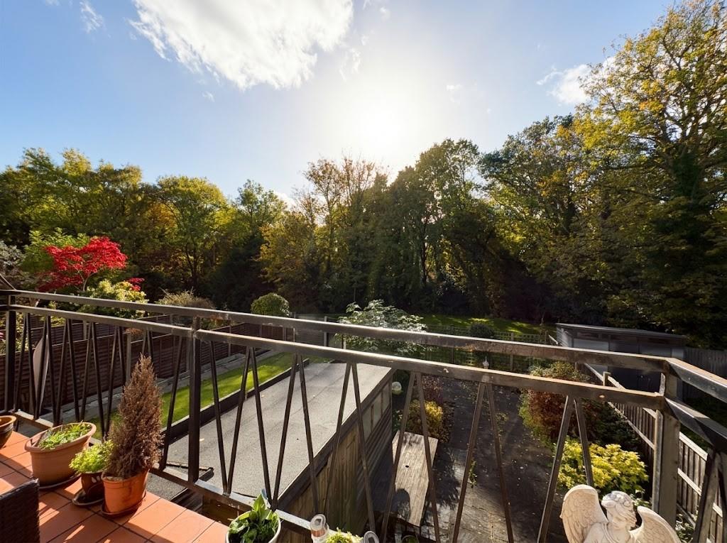 4 bed property in The Ridgeway, Mill Hill, NW7, London